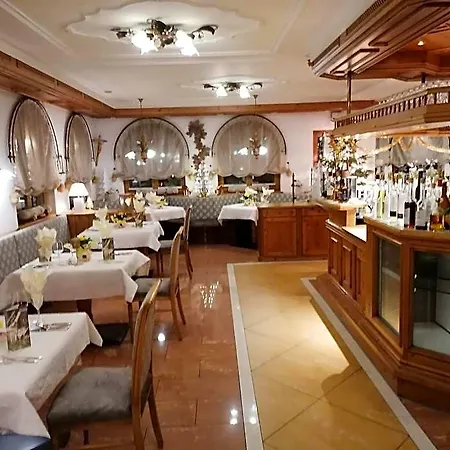 Hotel Schwarzenbergs Traube 4*