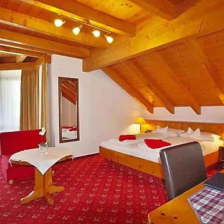 Schwarzenbergs Traube Hotel