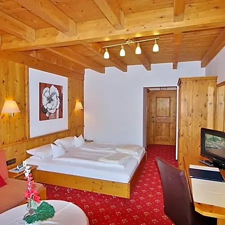 Schwarzenbergs Traube Hotel 4*