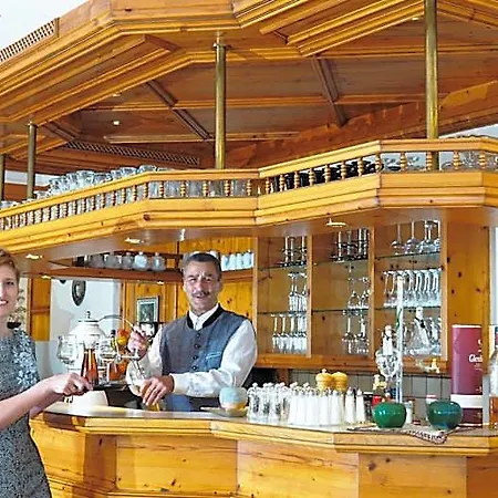 Schwarzenbergs Traube Hotel