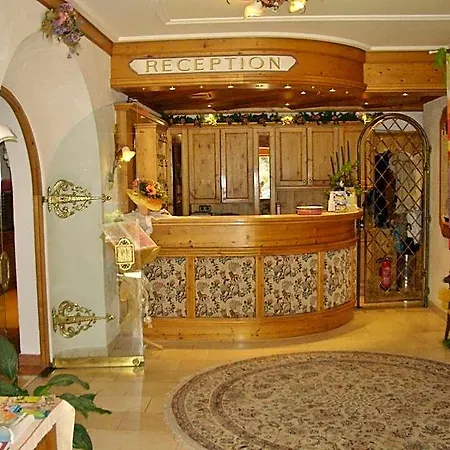 Hotel Schwarzenbergs Traube 4*