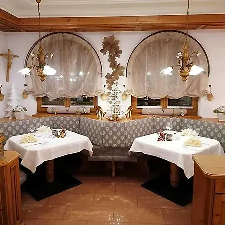 Schwarzenbergs Traube 4*